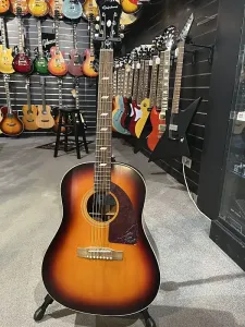 Epiphone Masterbilt Texan 2020 - настоящее время - Выцветшая вишня