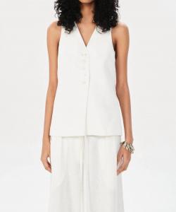 Олавария Руби жилет в бежевом цвете Maria Cher