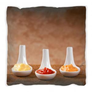 Подушка Wallario Premium, мягкая поверхность, с изображением различных соусов на керамических ложках, размер: 40 х 40 см, с белой спинкой
