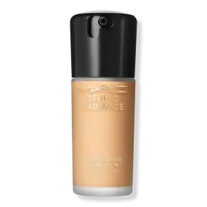 Тональная основа Studio Radiance Serum Powered Foundation MAC, NC30 (light to medium beige with golden undertone for light to medium skin)