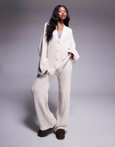 Вязаный кардиган на пуговицах и брюки Missyempire, полный комплект бежевого цвета