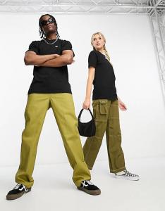 Черная футболка с маленьким логотипом Vans