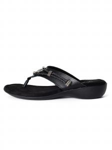 Minnetonka Сандалии T-Bar 'Silverthorne 360' в черном цвете