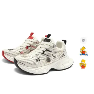 The Simpsons Низкие массивные кроссовки унисекс с асимметричным кожаным верхом [в комплекте 1 пара пряжек для обуви], цвет Mismatched Leather Upper[Includes 1 Pair of Shoe Buckles]