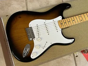 Fender 2024, 70-летие American Vintage II 1954 Stratocaster, 2C Sunburst