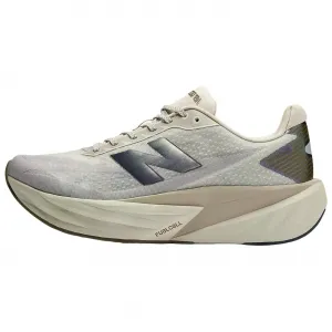 Дышащие беговые кроссовки FuelCell Rebel V5 мужские light beige New Balance, светло-бежевый