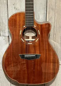 «НОВАЯ» гитара Washburn USM-WCG55SCE Comfort Series Koa Grand Auditorium с вырезом и электроникой, натуральная, в комплекте с жестким чехлом!