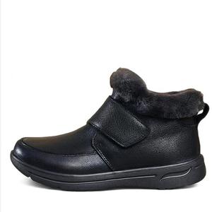 Devanro Тёплые амортизирующие износостойкие противоскользящие короткие зимние сапоги Women's - Black, цвет Black