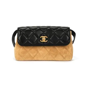 CHANEL Овчинная сумка через плечо с замшевой вставкой