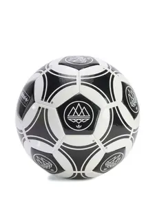 Футбольный мяч Spezial FC с логотипом Adidas, белый