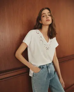 Женская футболка с перфорированной вышивкой Lloyd's, белый