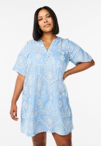 Повседневное платье MIT DEKORATIVEM LOCHMUSTER Zizzi, светло-голубой