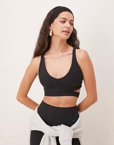 Спортивный бюстгальтер Training Zenvy Dri-FIT с вырезами и легкой поддержкой, черный цвет Nike Training