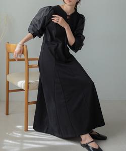 Расклешенное платье из органзы с длинными рукавами