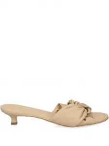 Сандалии на каблуке-рюмочке высотой 50 мм с узелковыми деталями Kennel & Schmenger, нейтральный