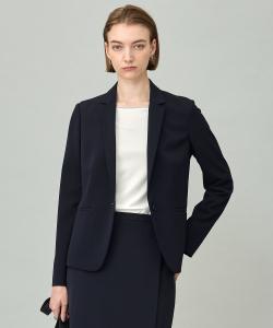 Пиджак, сшитый на заказ.