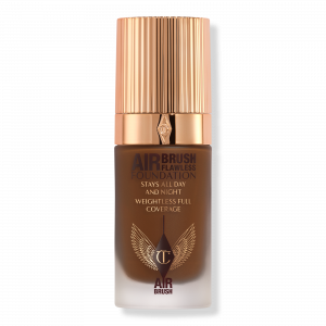 Безупречная тональная основа, нанесенная аэрографом Charlotte Tilbury, 16 Cool (deep with cool undertones)