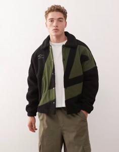 Флисовая куртка в черном и зеленом цветах Umbro