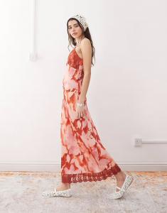 Платье-комбинация макси Reclaimed Vintage с кружевной отделкой и красным цветочным принтом