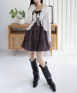 Платье-баллон с ярусным драпированным верхом и сборками