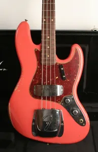 Fender Custom Shop Лимитированная серия '60 Jazz Bass Relic Super Faded Aged Tahitian Coral CZ580299