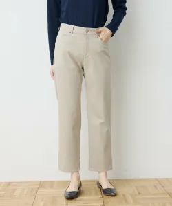 Эластичные прямые брюки (приятные на ощупь).