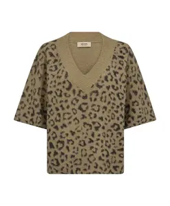 Вязаный свитер с V-образным вырезом и леопардовым принтом, насыщенного верблюжьего цвета. Mos Mosh, коричневый