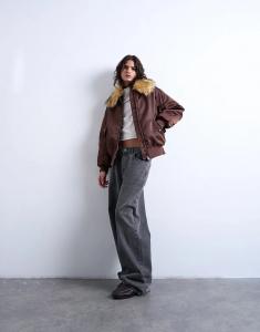 Куртка-бомбер Topshop из нейлона с воротником из искусственного меха шоколадного цвета