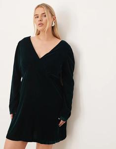Бархатное мини-платье с V-образным вырезом от Nobody's Child Plus Josie темно-зеленого цвета