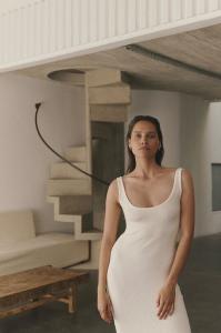 Длинное платье FENDU Muuv., белый