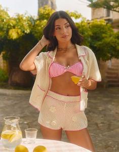 Эксклюзивные пляжные шорты Frolic x Lydia Kara с цветочным узором и контрастной отделкой в кремовом и розовом цветах