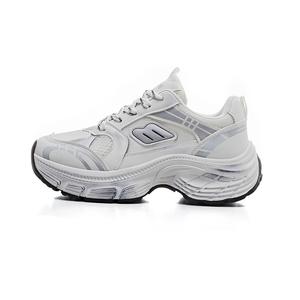 Дышащие массивные кроссовки с низким верхом для женщин бело-серые RENBEN