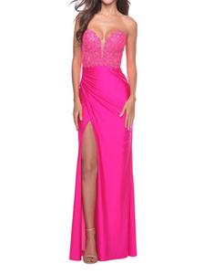 Прекрасное платье для выпускного с милым вырезом "сердечко" без бретелей в неоново-розовом цвете La Femme