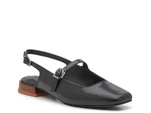 Esme Mary Jane Sanctuary, Black