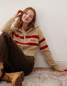 Трикотажные кроссовки на молнии с красными ретро-полосками в темно-бежевом цвете