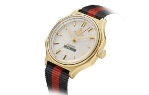 Коллекционная наручные часы Vivienne Westwood с кварцевым механизмом на нейлоновом ремешке и белым циферблатом для женщин