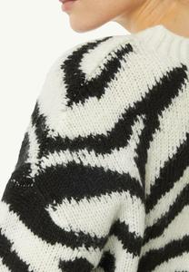 Джемпер MIT ZWEIFARBIGEN INTARSIEN comma, белый