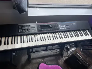 Синтезатор Roland Juno DS88 2018 - настоящее время - черный