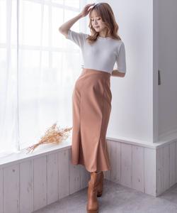 Юбка-русалка средней длины из эластичной ткани <2024SS>