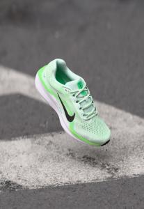 Кроссовки Nike Performance AIR WINFLO 11, Barely Green/Black/Green Strike/Green Shock/White/Bleached Turquoise/Green
