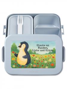 Mr. & Mrs. Panda Дизайн бенто-бокса: пингвин, божья коровка, надпись, пастельно-голубой цвет