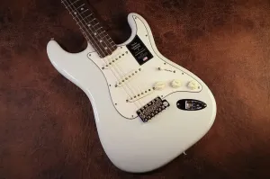 Fender American Vintage II 1965 Stratocaster в цвете Sonic Blue