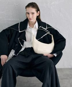 Сумка-хобо Bryna с изогнутыми краями Charles & Keith, цвет Cream