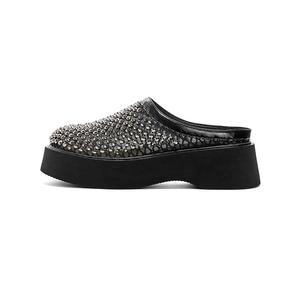 ST&SAT Женские бесшумные закрытые тапочки черные, цвет Black