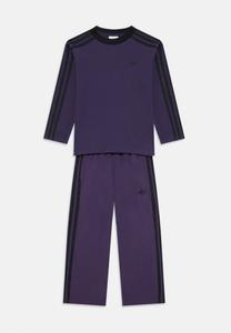 Толстовка Adidas Originals CREW SET UNISEX, Aurora Plum/Purple