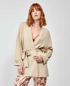 Короткий женский халат с поясом Gisela, бежевый