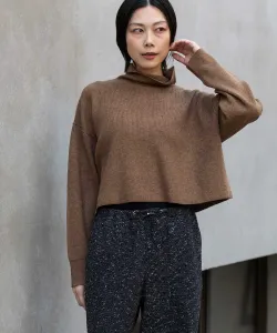 Широкий пуловер с высоким воротником, одинарная резинка, размер 12GG.