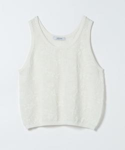 Вязаный топ с цветочным узором