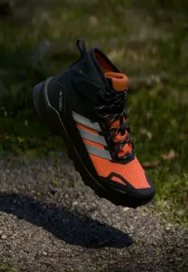 Зимние ботинки skychaser ax5 mid gtx climate Adidas Terrex, Core Black/Matte Silver/Semi Impact Orange