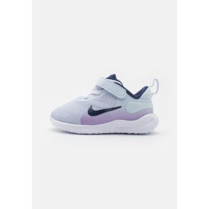 Нейтральные кроссовки Revolution 7 Unisex Nike, цвет football grey/midnight navy/lilac bloom/lilac